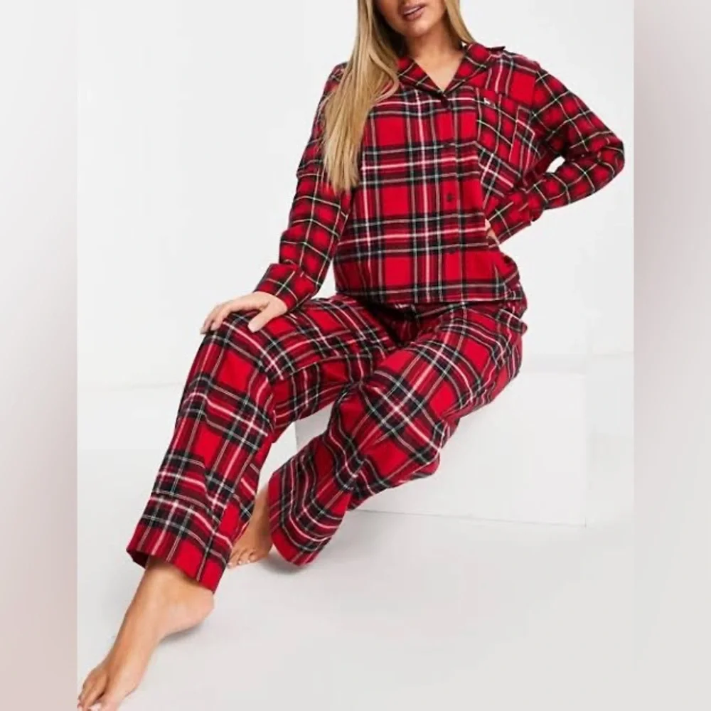 Lands End  Flannel Pajama Set.Size - L - Picture 16 of 17